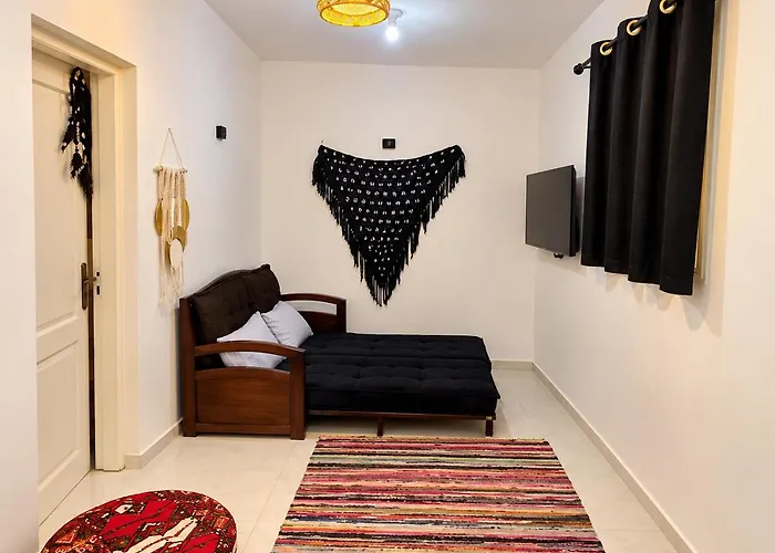 Lola's Nyaraló